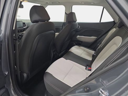 Used 2025 Hyundai Venue SEL FWD image 12