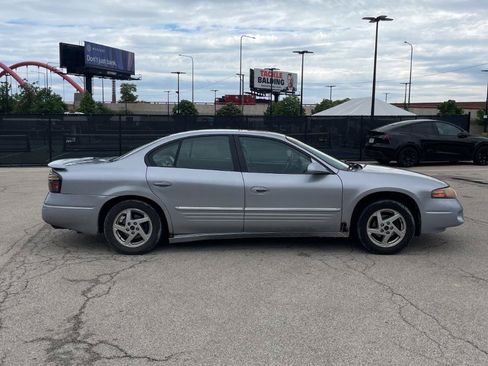 Used 2004 Pontiac Bonneville SE w/ Leather Appointment Package FWD image 13
