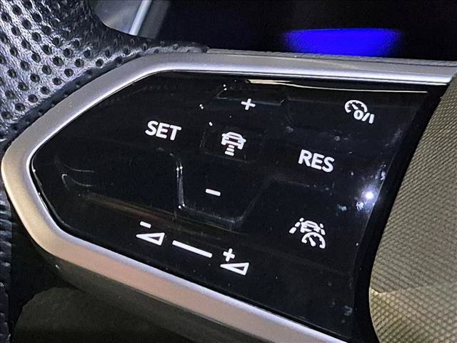 Used 2024 Volkswagen Tiguan SE R-Line FWD image 13