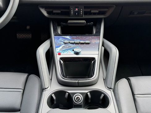 New 2026 Porsche Cayenne E-Hybrid Coupe AWD/4WD image 16