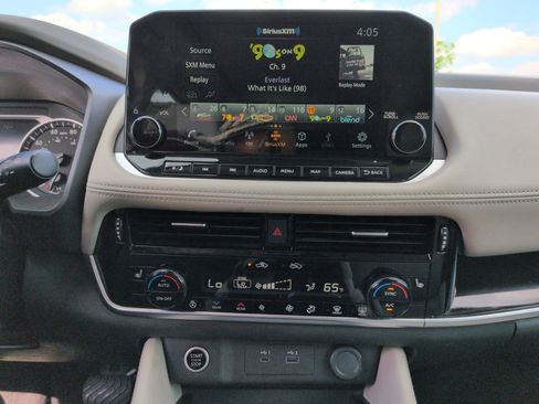 Used 2023 Nissan Rogue SL w/ SL Premium Package FWD image 22