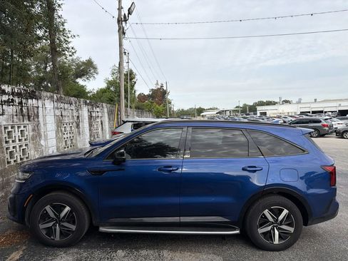 Certified 2022 Kia Sorento S FWD image 6
