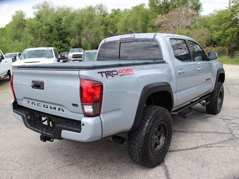 Used 2019 Toyota Tacoma TRD Off-Road AWD/4WD image 14