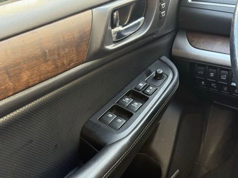 Used 2017 Subaru Outback 2.5i Limited image 7