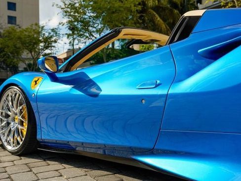 Used 2021 Ferrari F8 Tributo Convertible image 33