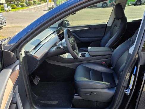 Used 2024 Tesla Model Y Long Range AWD/4WD image 10