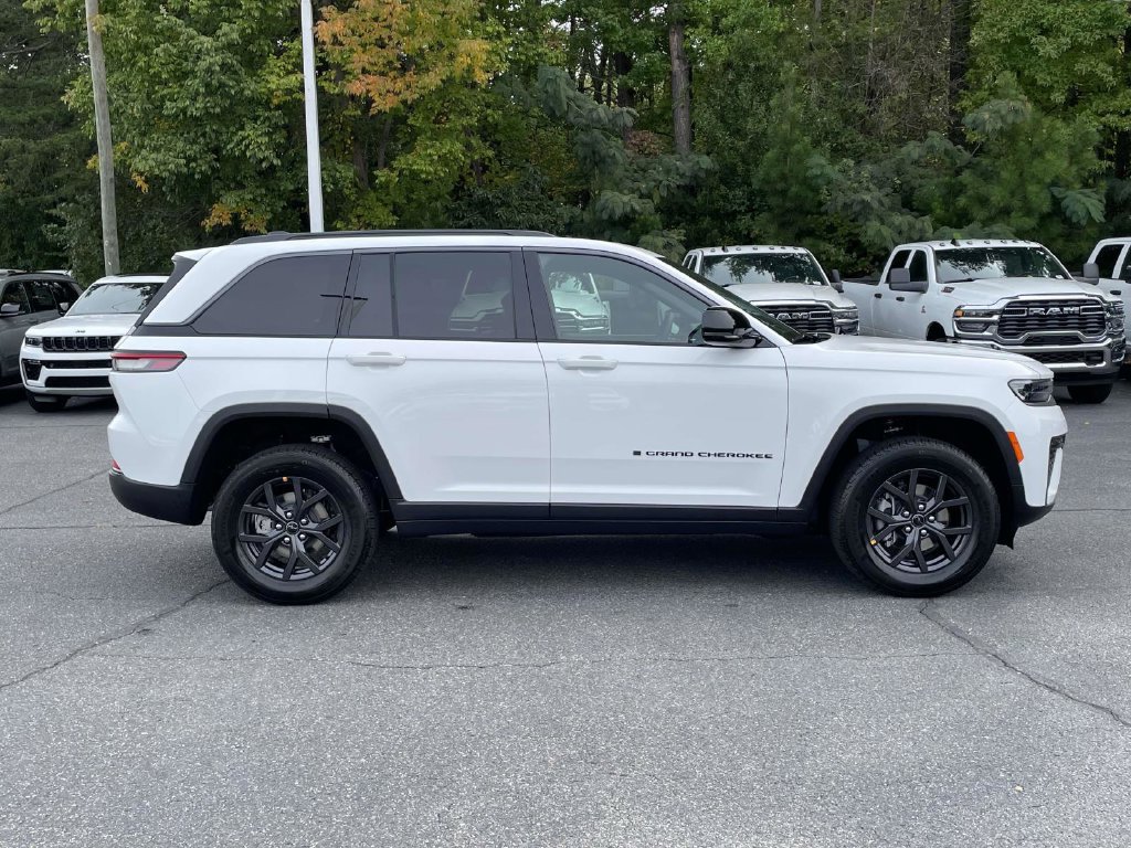 New 2027 Jeep Grand Cherokee 4WD image 9