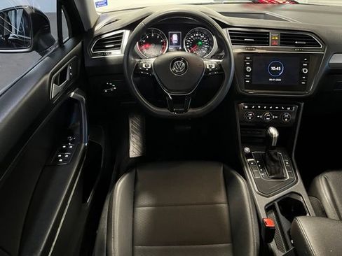 Used 2020 Volkswagen Tiguan SE FWD image 18