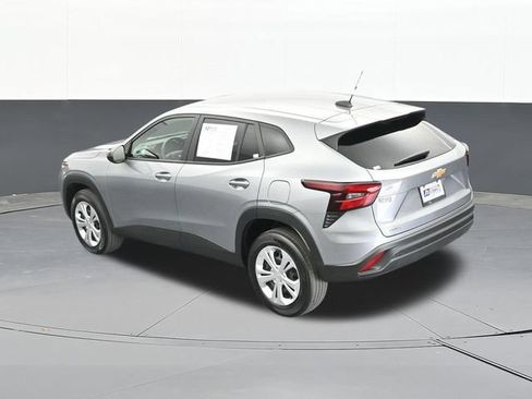 Used 2024 Chevrolet Trax LS FWD image 57