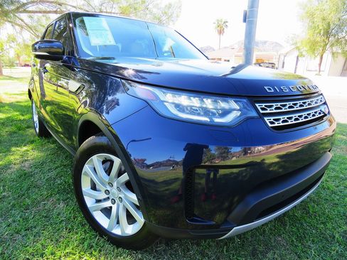 Used 2018 Land Rover Discovery HSE image 11