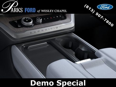 New 2026 Ford Expedition Max Platinum w/ Platinum Ultimate Package AWD/4WD image 15