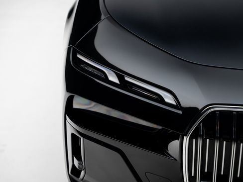 Used 2024 BMW i7 eDrive50 w/ M Sport Package image 10