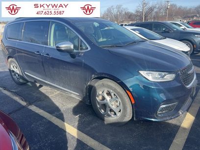Used 2023 Chrysler Pacifica Limited
