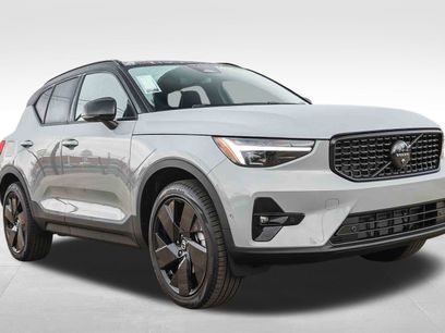 New 2026 Volvo XC40 B5 Ultra w/ Climate Package