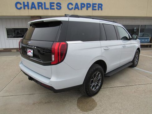 Used 2025 Ford Expedition Active image 5