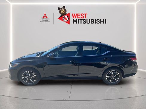 Used 2025 Nissan Sentra SV FWD image 3