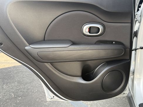 Used 2016 Kia Soul image 26