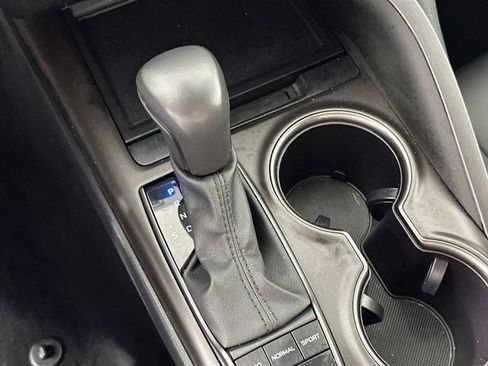 Used 2024 Toyota Camry SE image 14