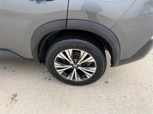 Used 2021 Nissan Rogue SV image 8