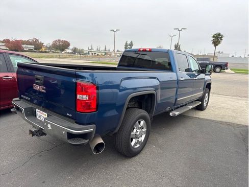 Used 2019 GMC Sierra 2500 SLT w/ Duramax Plus Package AWD/4WD image 5