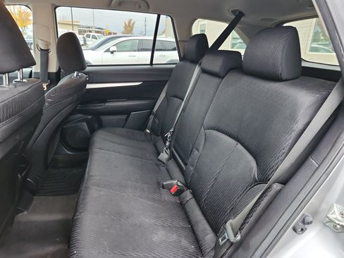 Used 2011 Subaru Outback 2.5i Premium w/ All-Weather Pkg AWD/4WD image 19