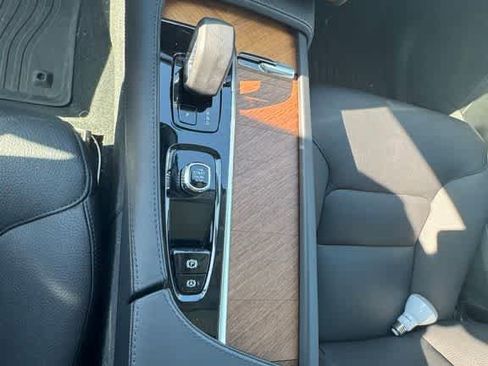 Used 2024 Volvo XC90 B6 Plus w/ Protection Package Premier AWD/4WD image 21