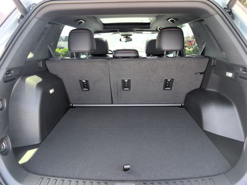Used 2023 Chevrolet TrailBlazer RS w/ Convenience Package FWD image 5