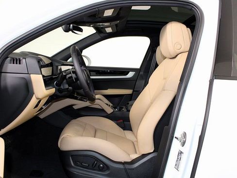 New 2026 Porsche Cayenne AWD/4WD image 5