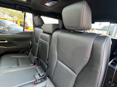 Certified 2024 Lexus GX 550 w/ Accessory Package (2T) image 33