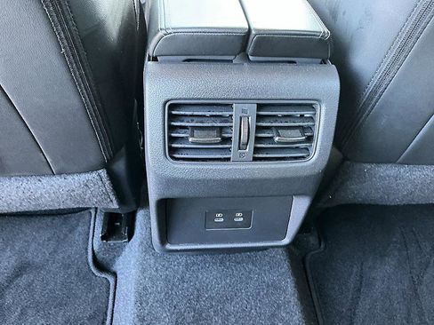 Used 2025 Nissan Rogue SL image 24