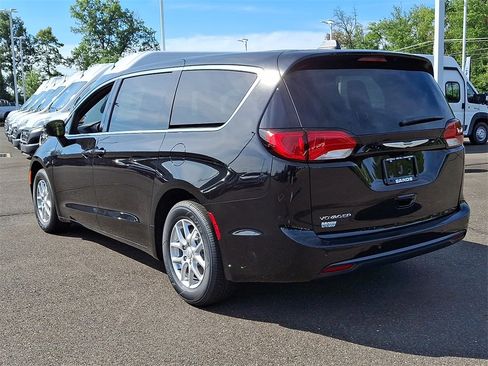 New 2026 Chrysler Voyager LX image 6