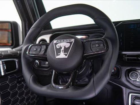 Used 2025 Jeep Gladiator Sport image 37