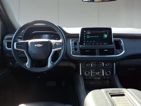 Used 2024 Chevrolet Suburban LT image 30