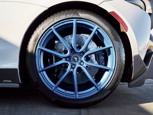 Used 2023 McLaren Artura RWD image 29