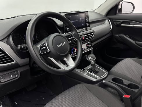 Used 2023 Kia Seltos LX AWD/4WD image 8