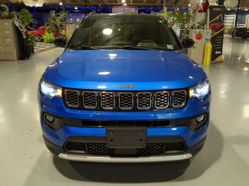Used 2024 Jeep Compass Limited AWD/4WD image 3