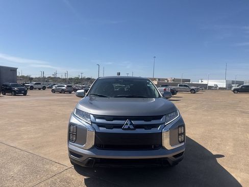 Used 2021 Mitsubishi Outlander Sport SE image 4