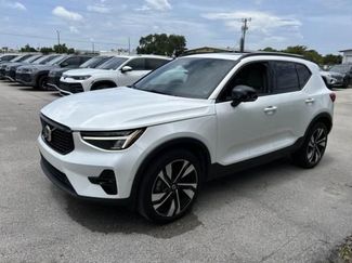 Used 2023 Volvo XC40 B5 Plus w/ Climate Package AWD/4WD video 1