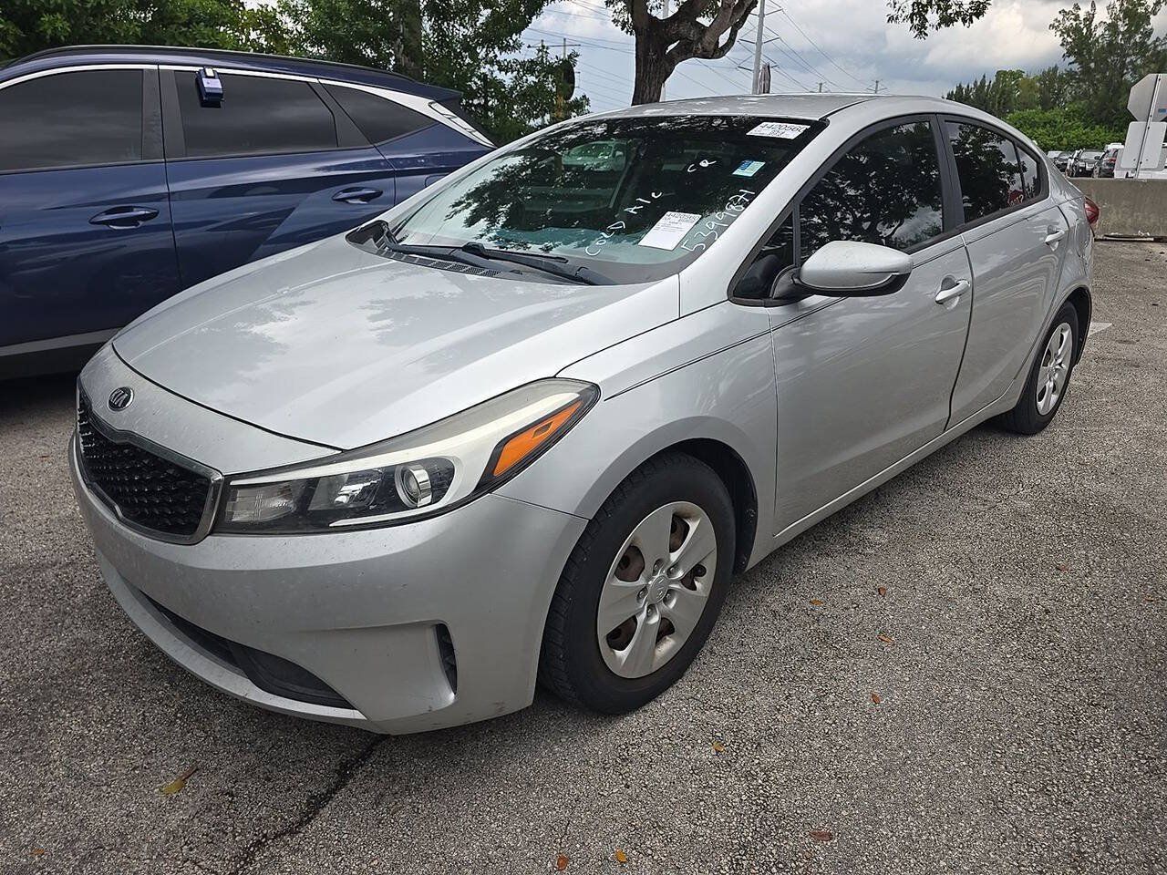 Used 2017 Kia Forte LX FWD image 1