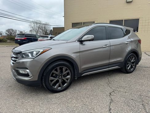 Used 2018 Hyundai Santa Fe Sport image 4