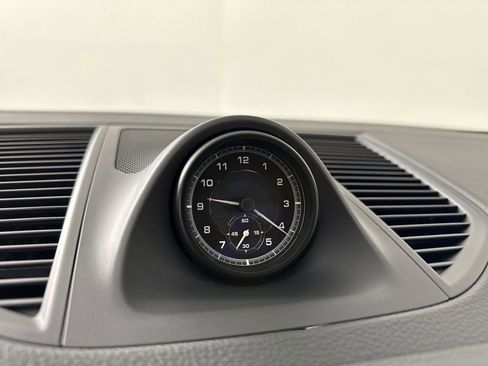 New 2026 Porsche Macan image 28