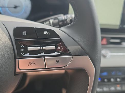 New 2026 Hyundai Elantra Limited FWD image 25