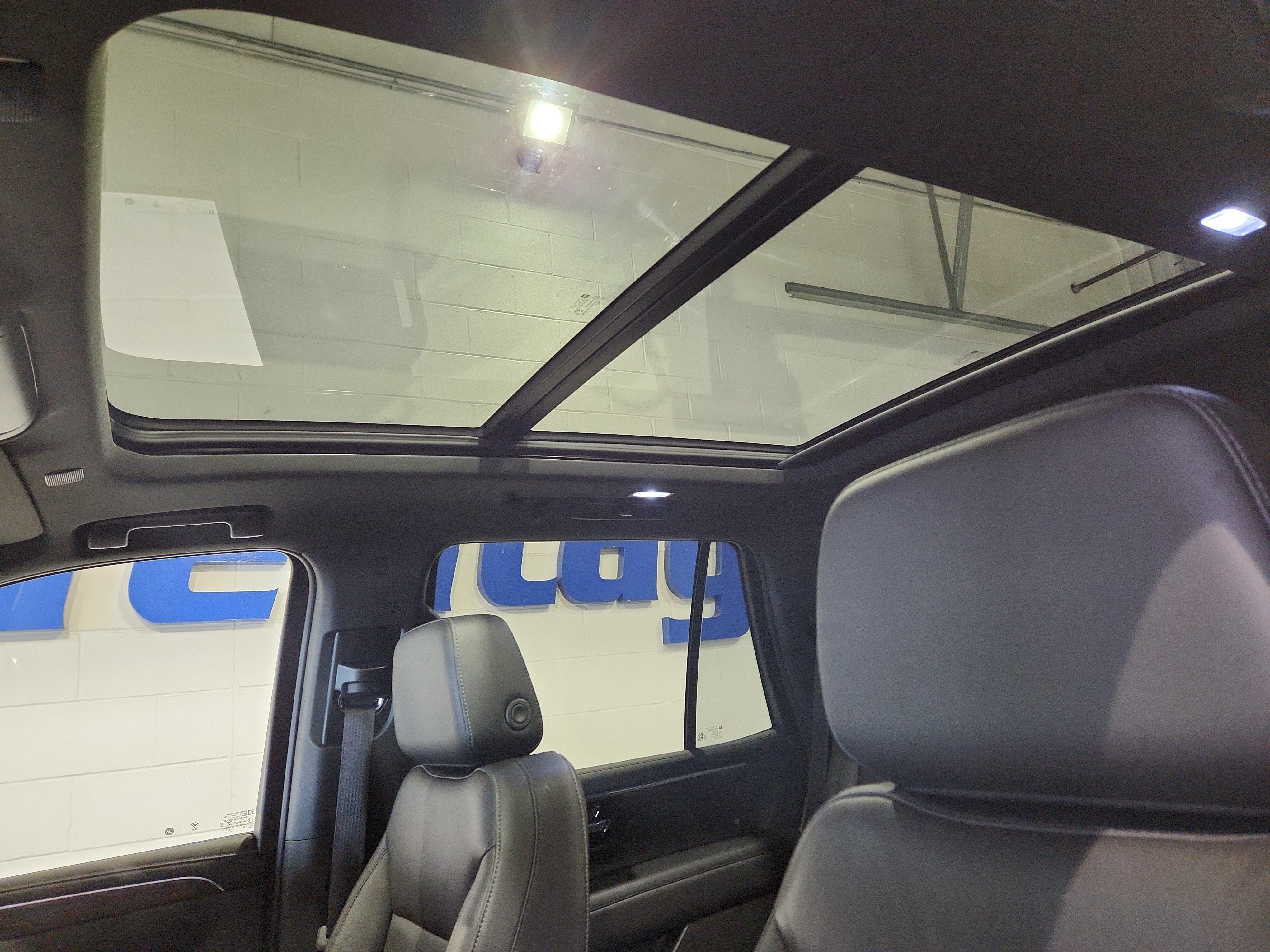 Used 2023 Chevrolet Tahoe LT w/ Luxury Package AWD/4WD image 16