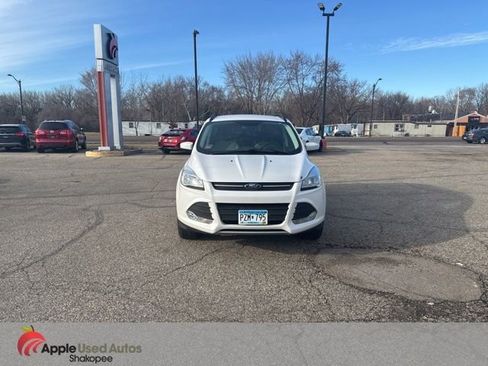 Used 2016 Ford Escape SE w/ Equipment Group 201A image 1