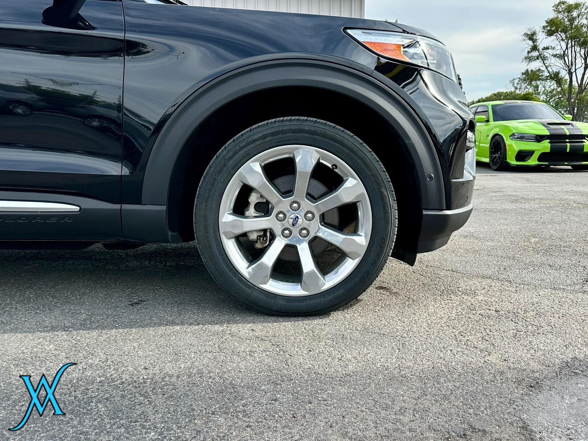 Used 2020 Ford Explorer Platinum w/ Premium Technology Package AWD/4WD image 9