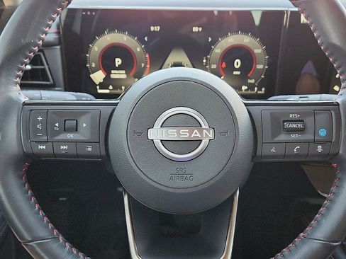 Used 2025 Nissan Kicks SR image 11