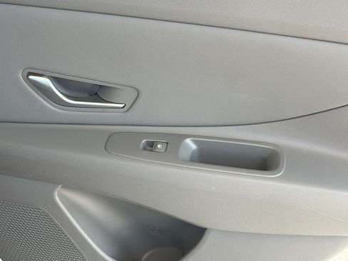 Certified 2025 Hyundai Elantra SEL FWD image 27