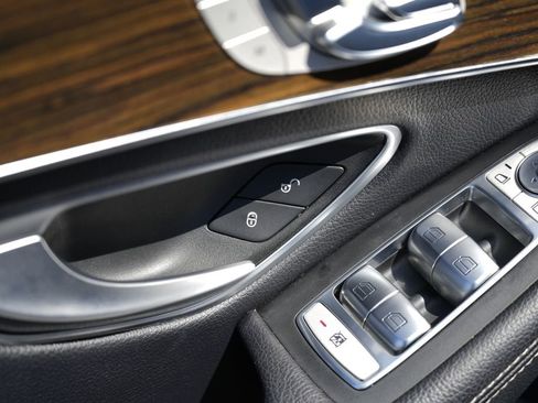 Used 2018 Mercedes-Benz GLC 300 4MATIC Coupe image 25