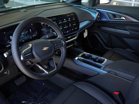 New 2026 Chevrolet Equinox EV LT image 2