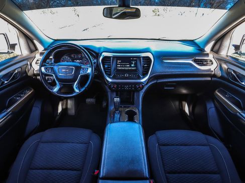 Used 2018 GMC Acadia SLE image 2